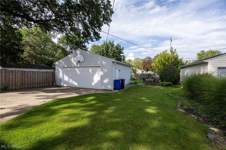 17200 Elsienna Avenue, Cleveland, OH - Photo 6
