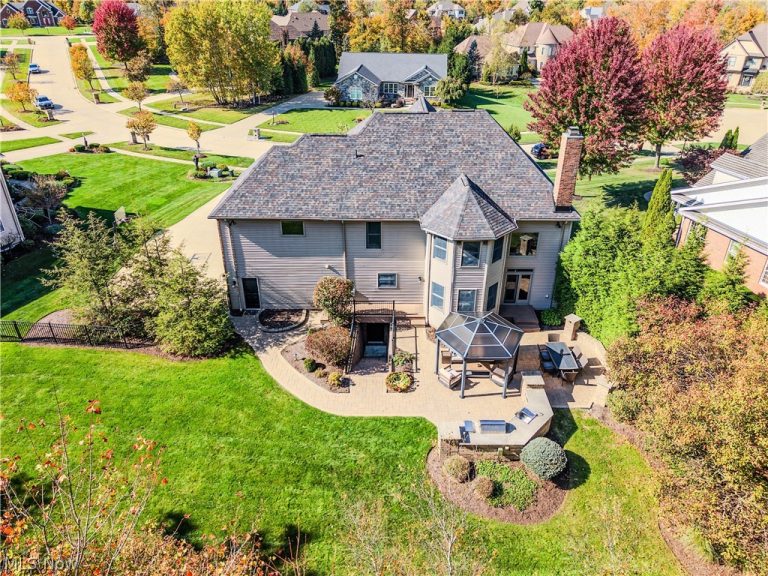 10295 Buckeye Trail, North Royalton, OH - Photo 4