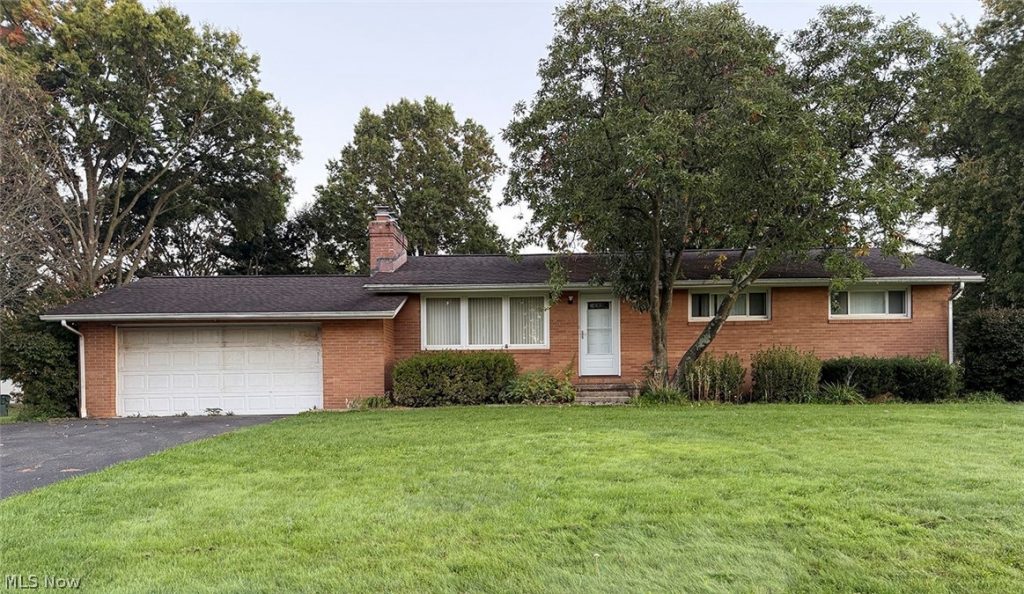 2625 Hyacinth Drive, North Canton, OH