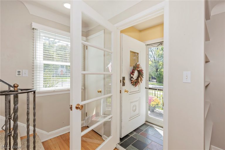 3843 Claridge Oval, University Heights, OH - Photo 3