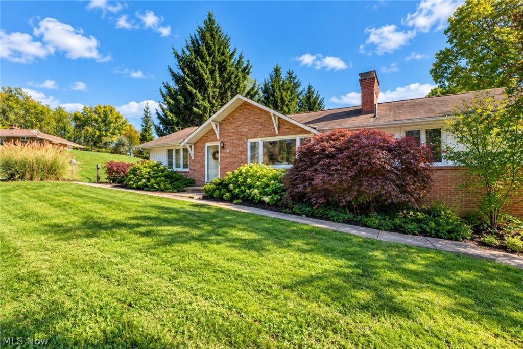 5632 Everhard Road, Canton, OH
