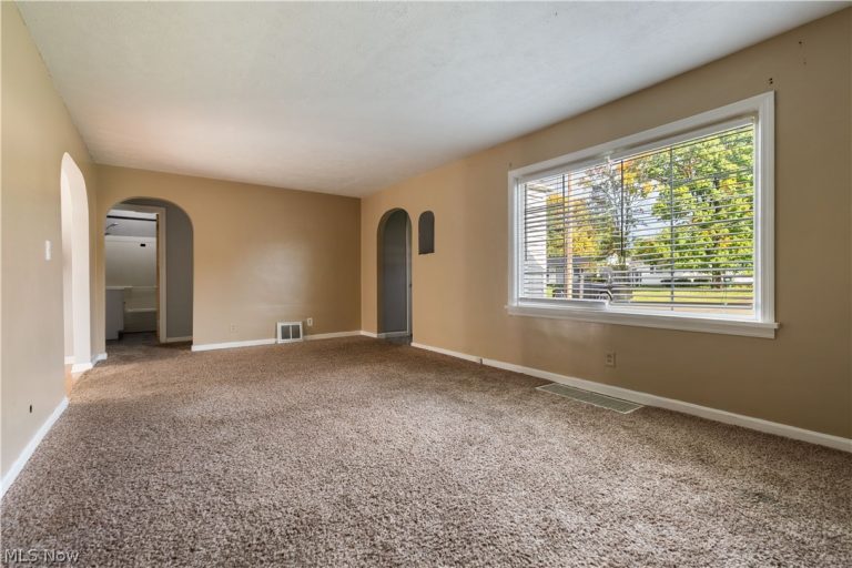 2551 Harsh Avenue, Massillon, OH - Photo 5