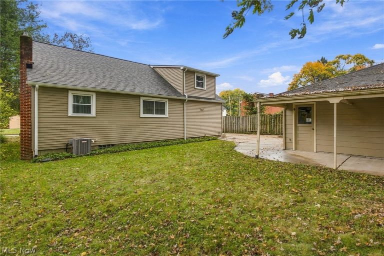 424 Simler Street, Hubbard, OH - Photo 5