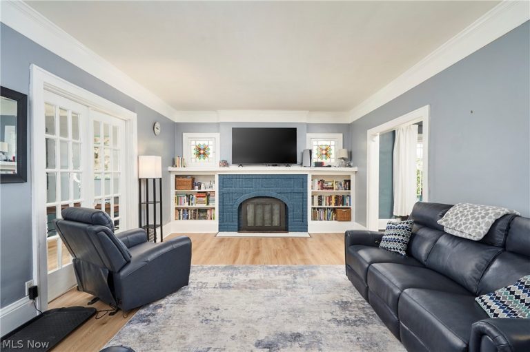 245 Highland Avenue, Akron, OH - Photo 3