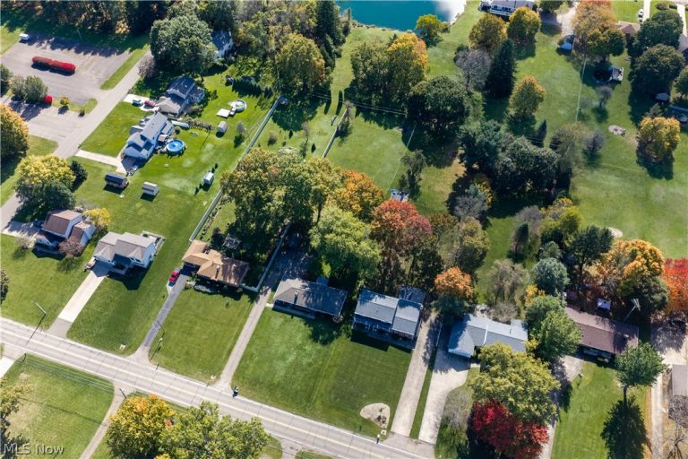 1602 Schneider Street, North Canton, OH - Photo 4