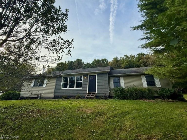4239 State Route 39, New Philadelphia, OH, 44663