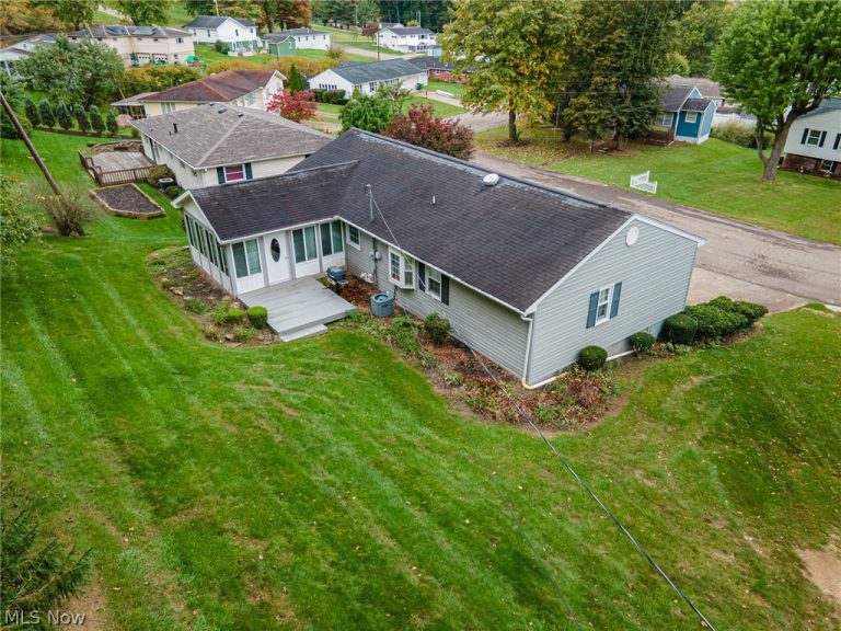 1807 Winding Drive, Coshocton, OH - Photo 4