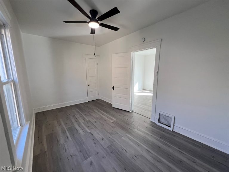 4004 Carlyle Avenue, Cleveland, OH - Photo 6